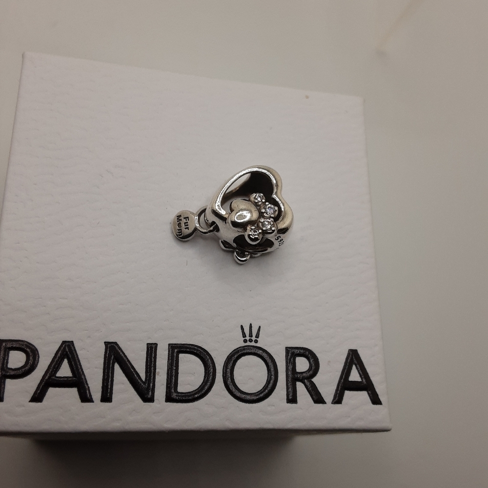 Authentic Pandora Sparkling Paw Print & Heart Charm - EUC - Picture 8 of 8